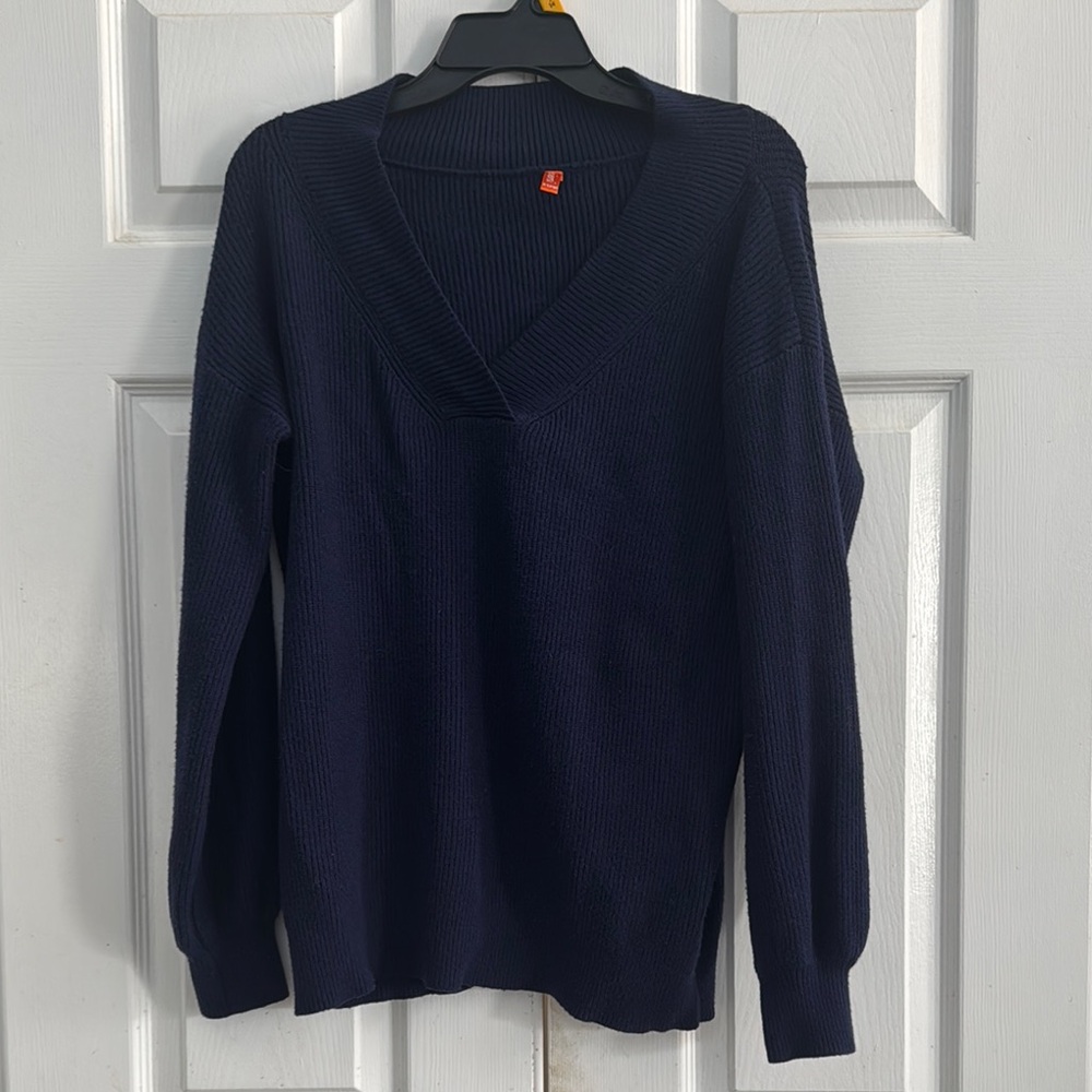 Elegant Deep Blue V-Neck Sweater